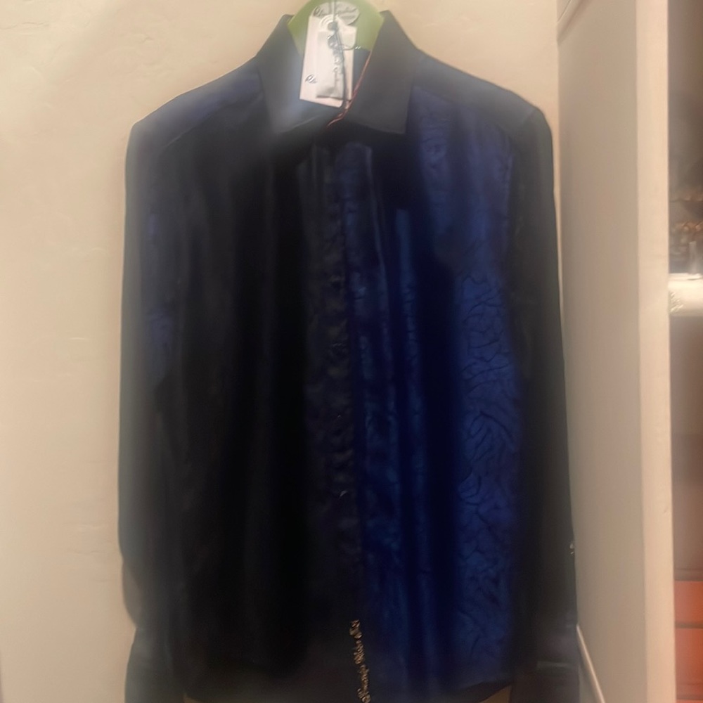 Limited edition Robert Graham size S